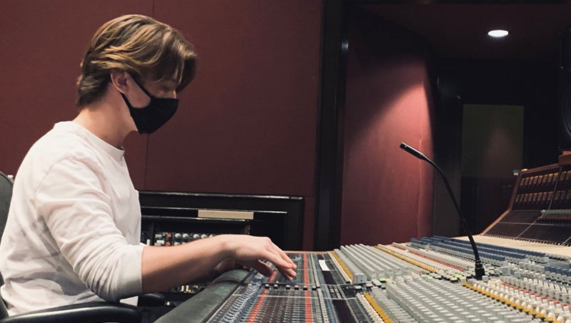Lee Jones at Blackbird Studio.
