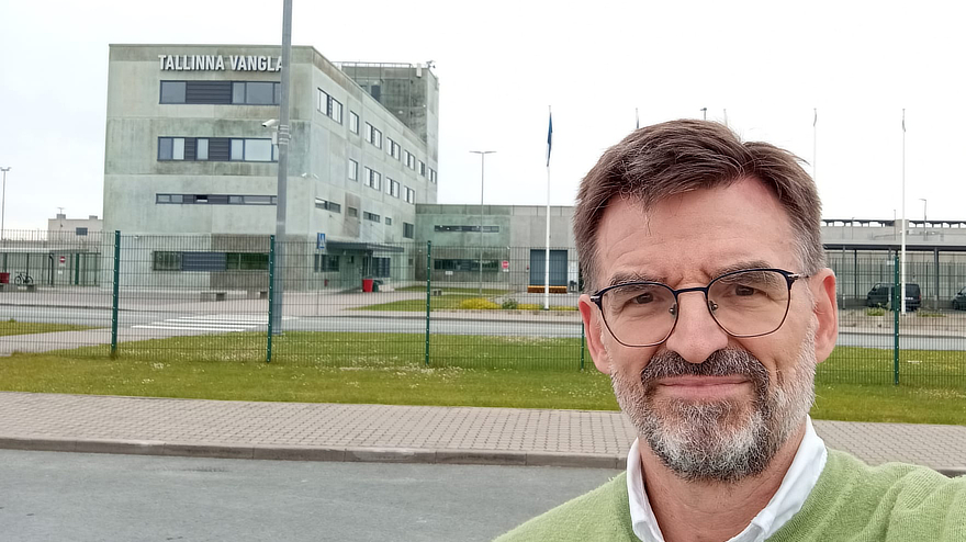 Bradley Woodworth outside Tallinn Prison