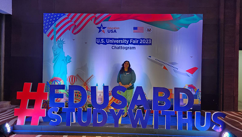 Ranjana Maitra /U+0026#x27;91 MBA represents the University of New Haven at a variety of informational fairs.