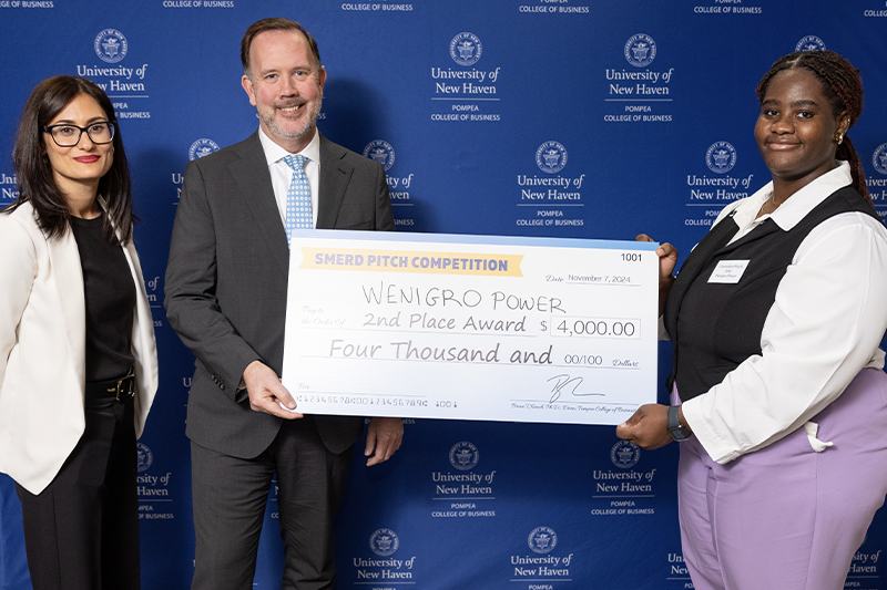 2nd place team (Wenigro Power) of the Pompea College of Business/U+0026#x27; Smerd Pitch Competition