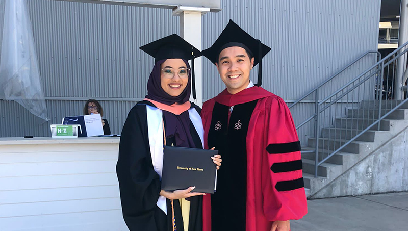 Luzan JadKarim ’22 MPH and Dr. Alvin Tran at Commencement.