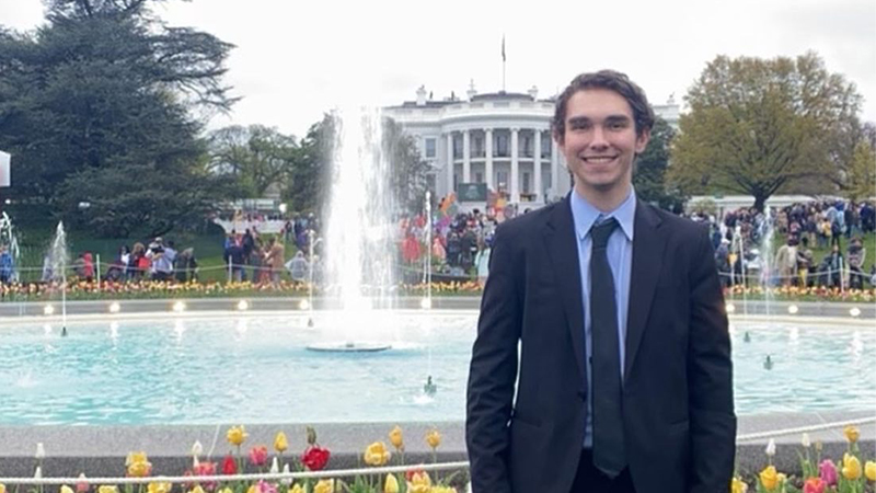 Andrew Colford ’22 outside the White House.