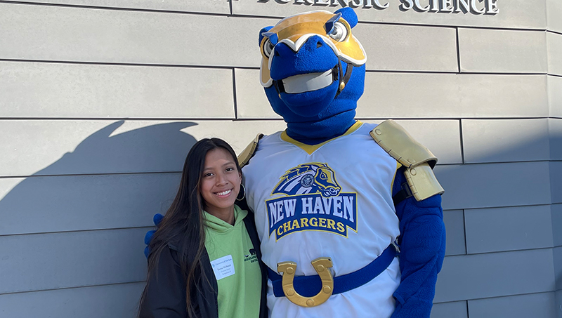 Tessa McDonald ’26 and Charlie on campus.