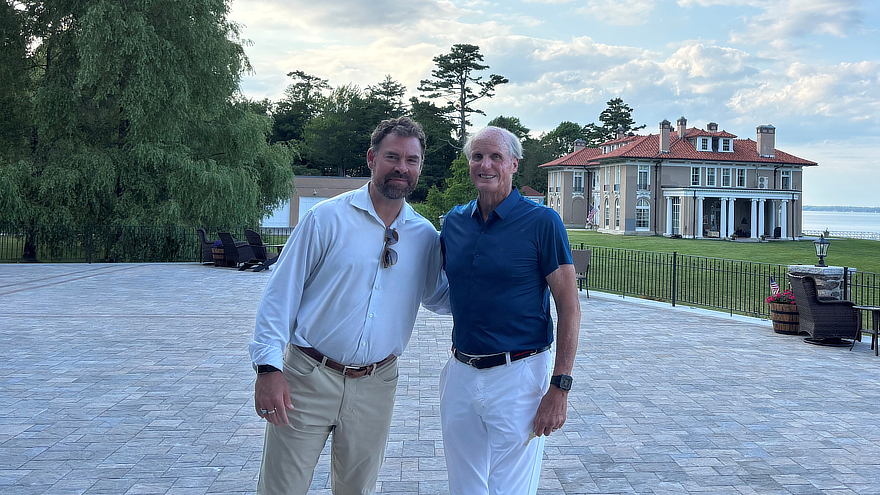 (L-R) President Jens Frederiksen and Douglas D. Schumann '69.