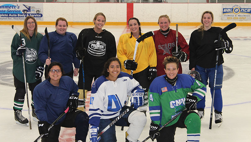 Image of the Women's Hockey Team