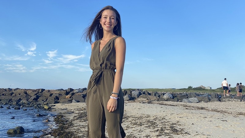 Isabelle Hajek ’22.