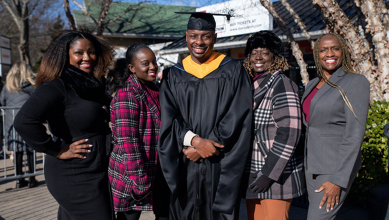 Members of the University/U+0026#x27;s Class of 2022