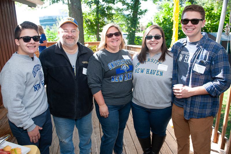 Students and families at move-in